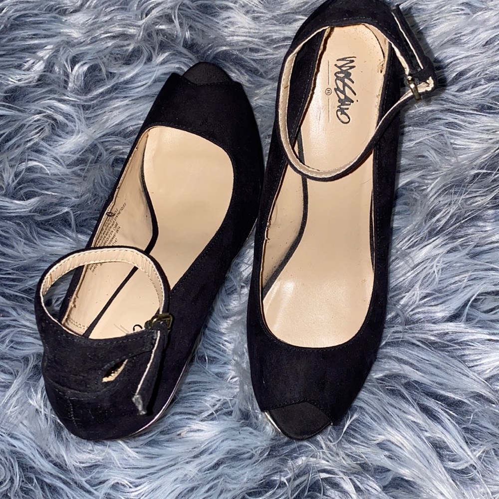 Black & Gold Trim suede wedge heel dress shoe 👠 Pin-up